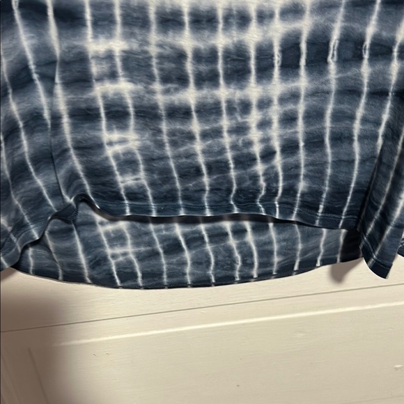 Lululemon Athletica Blue Long Sleeve Boxy Sweatshirt - Picture 2 of 4